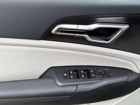 New 2026 Kia Sportage EX w/ EX Panorama Roof Package image 9