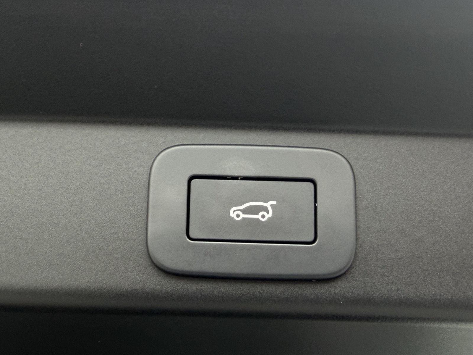 Used 2023 Land Rover Range Rover Sport SE AWD/4WD image 40