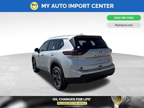 Used 2025 Nissan Rogue SV w/ SV Premium Package AWD/4WD image 5