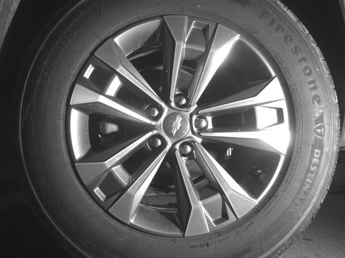 Used 2025 Chevrolet Equinox LT FWD image 14