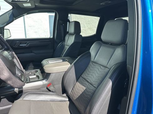 Used 2022 Chevrolet Silverado 1500 ZR2 w/ Technology Package AWD/4WD image 22