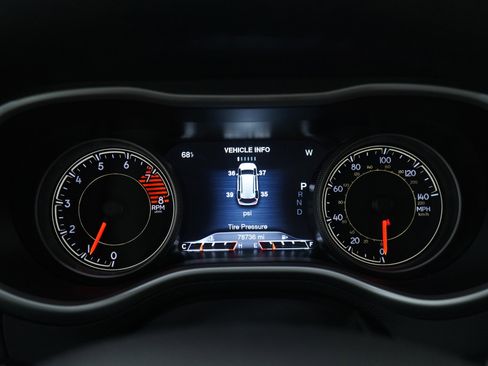 Used 2016 Jeep Cherokee Trailhawk w/ Comfort/Convenience Group image 26