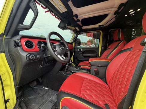 Used 2023 Jeep Wrangler Unlimited Rubicon w/ Safety Group AWD/4WD image 21