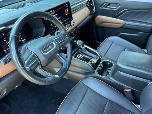Used 2023 GMC Canyon AT4 w/ AT4 Premium Package AWD/4WD image 11