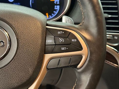 Used 2017 Jeep Grand Cherokee Overland image 27