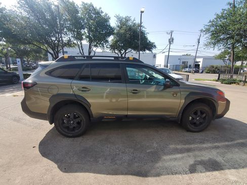 Used 2025 Subaru Outback Wilderness AWD/4WD image 7