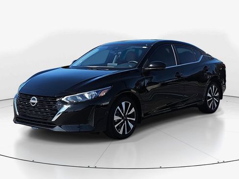 Used 2024 Nissan Sentra SV w/ SV Premium Package image 10