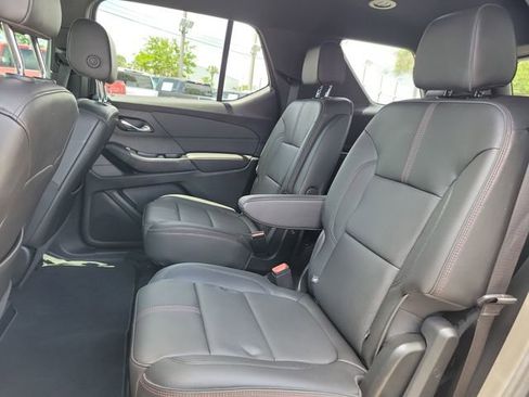Used 2023 Chevrolet Traverse RS FWD image 13