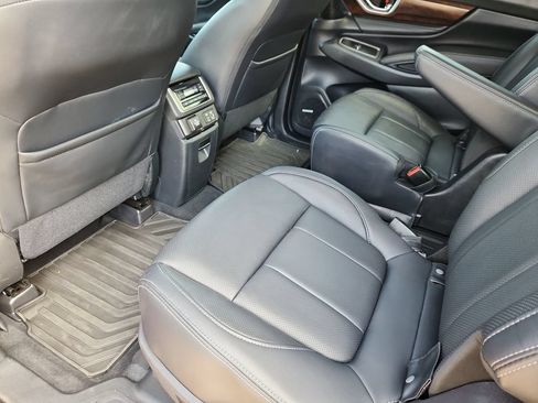 Used 2023 Subaru Ascent Touring AWD/4WD image 9