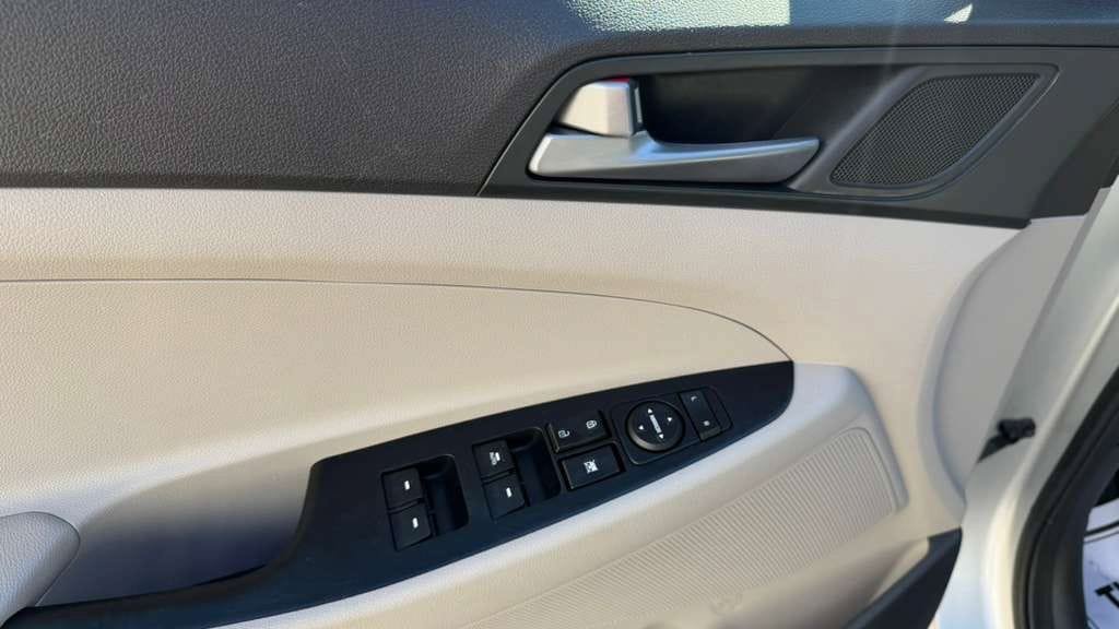 Used 2017 Hyundai Tucson SE w/ SE Popular Package 02 AWD/4WD image 13
