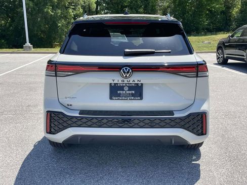 New 2026 Volkswagen Tiguan SE R-Line FWD image 5