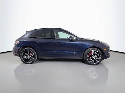 Certified 2023 Porsche Macan S AWD/4WD image 8