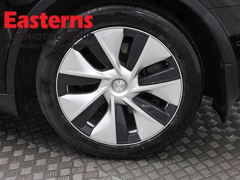 Used 2021 Tesla Model Y Long Range AWD/4WD image 27