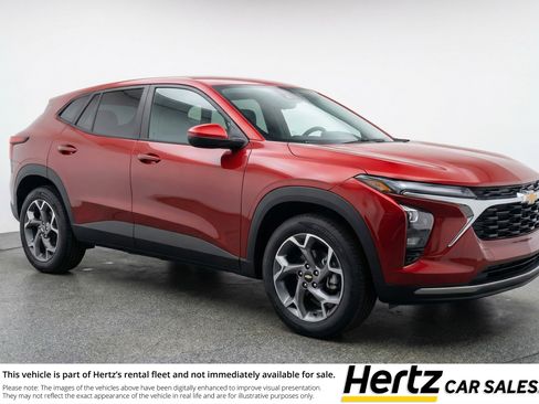 Used 2025 Chevrolet Trax LT image 1