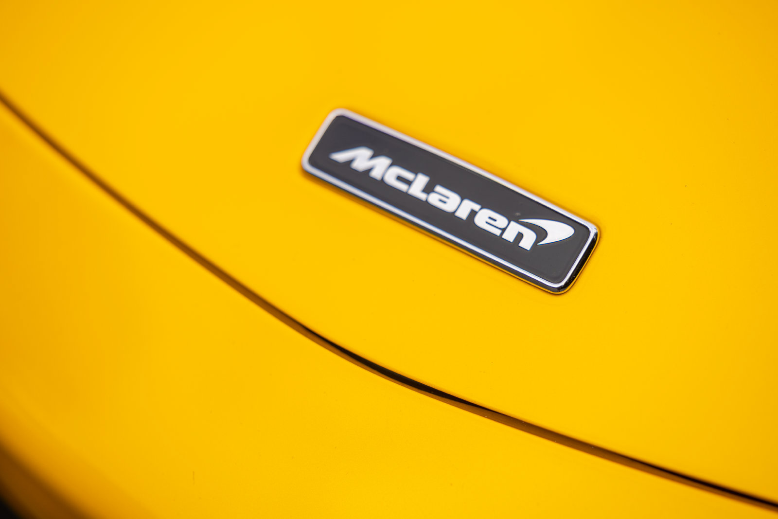 Used 2023 McLaren Artura RWD image 37