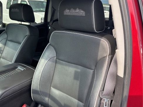 Used 2018 Chevrolet Silverado 1500 High Country image 27
