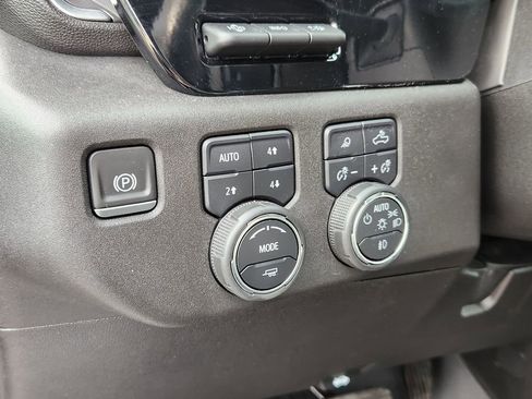 Used 2024 Chevrolet Silverado 3500 LTZ w/ LTZ Premium Package image 24