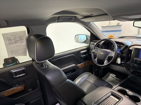 Used 2018 Chevrolet Silverado 1500 High Country image 11
