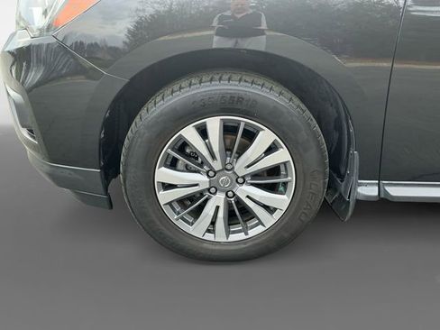 Used 2020 Nissan Pathfinder SV image 15