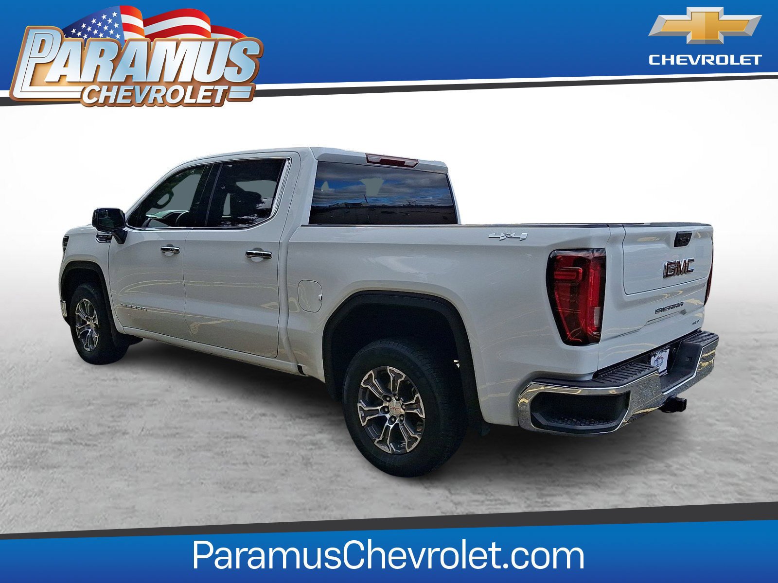 Used 2026 GMC Sierra 1500 SLT AWD/4WD image 4