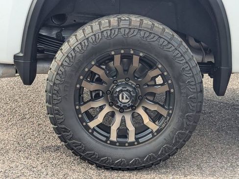 Used 2022 Chevrolet Silverado 2500 LTZ w/ LTZ Convenience Package image 9