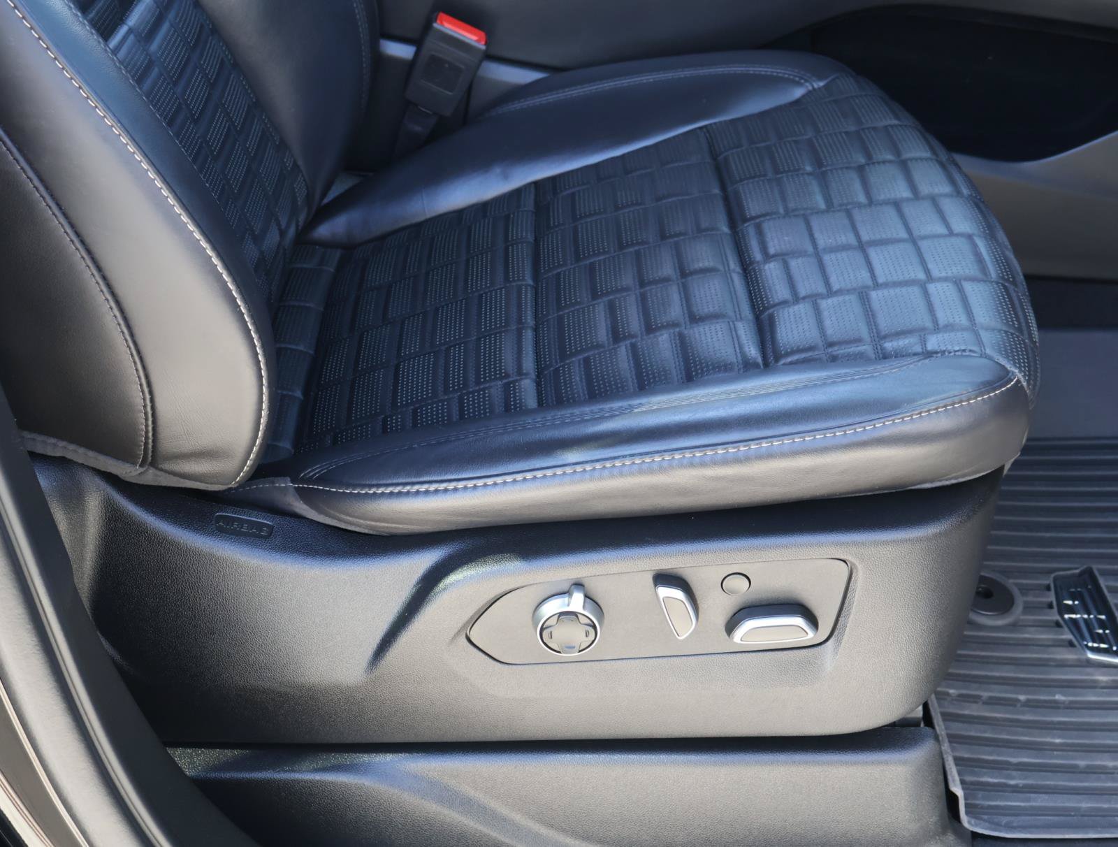 Certified 2023 Cadillac Escalade Sport Platinum w/ LPO, Floor Liner Package AWD/4WD image 27