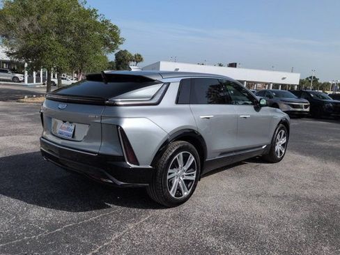 Used 2024 Cadillac Lyriq Tech RWD image 4