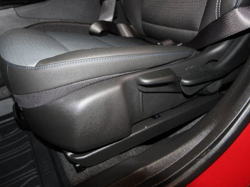 Used 2026 Chevrolet Trax LT w/ Driver Confidence Package image 7