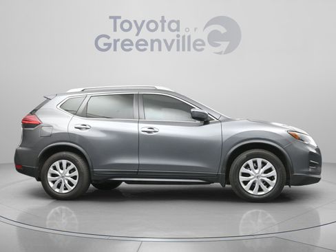 Used 2017 Nissan Rogue S w/ Appearance Package FWD image 18
