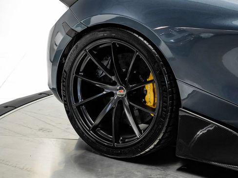 Used 2018 McLaren 720S Performance RWD image 41