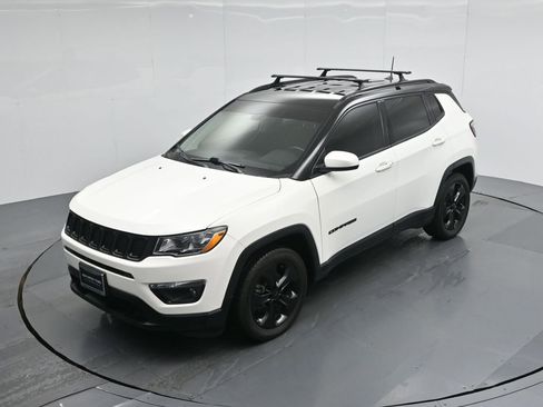 Used 2020 Jeep Compass Latitude image 32