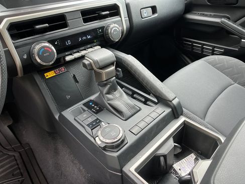 Certified 2024 Toyota Tacoma SR5 AWD/4WD image 20