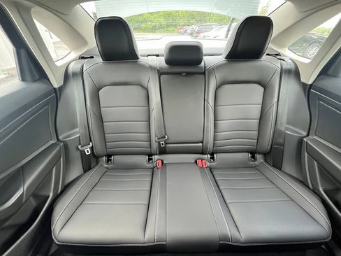 Used 2024 Volkswagen Jetta SE w/ Panoramic Sunroof Package FWD image 28