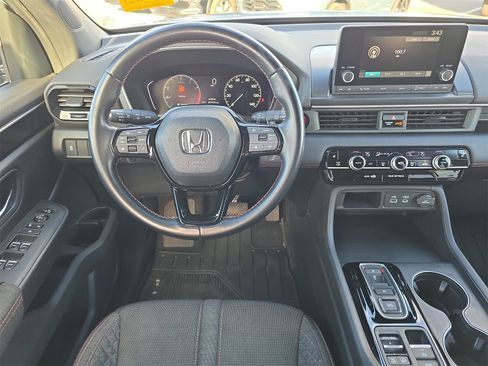 Certified 2023 Honda Pilot Sport image 9