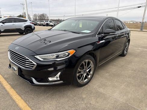 Used 2019 Ford Fusion SEL image 1