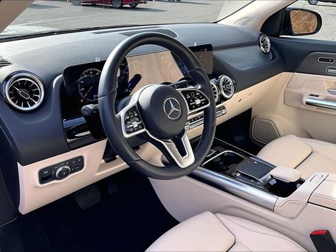 Certified 2022 Mercedes-Benz GLA 250 4MATIC image 13