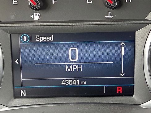 Used 2024 GMC Terrain SLE image 23