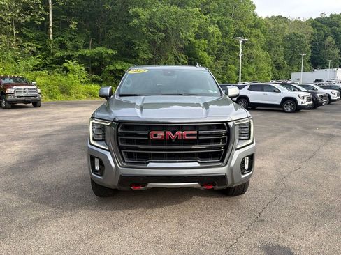 Used 2023 GMC Yukon XL AT4 w/ Technology Package AWD/4WD image 8