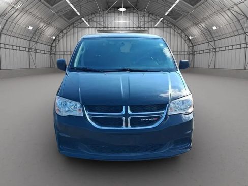 Used 2018 Dodge Grand Caravan SE w/ UConnect Hands-Free Group FWD image 8