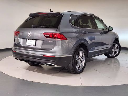 Used 2020 Volkswagen Tiguan SEL image 2
