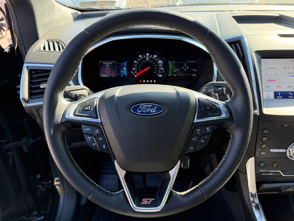 Used 2020 Ford Edge ST w/ Equipment Group 401A AWD/4WD image 15