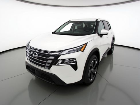 Used 2025 Nissan Rogue SV image 3