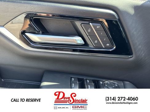 New 2026 GMC Yukon Denali w/ Sun & Power Step Package AWD/4WD image 13