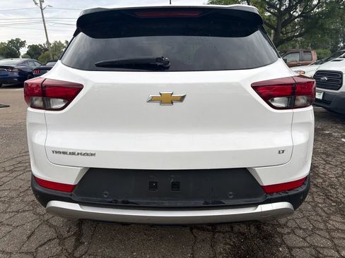 Used 2023 Chevrolet TrailBlazer LT FWD image 5
