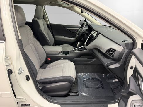 Used 2024 Subaru Outback Premium AWD/4WD image 15