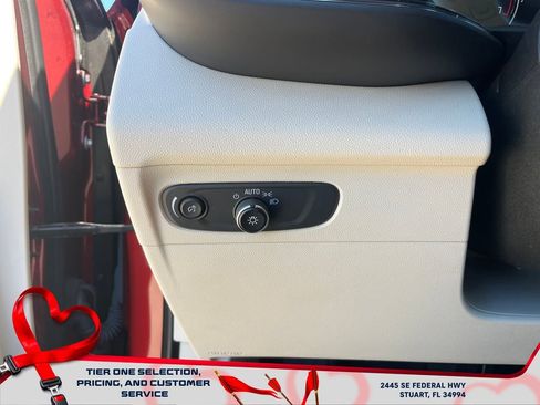 Used 2023 Buick Envision Essence image 24