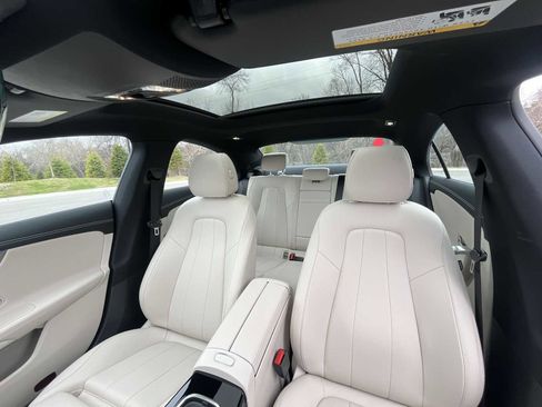 Used 2025 Mercedes-Benz CLA 250 4MATIC image 9