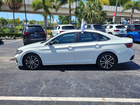 Certified 2023 Volkswagen Jetta Sport FWD image 2