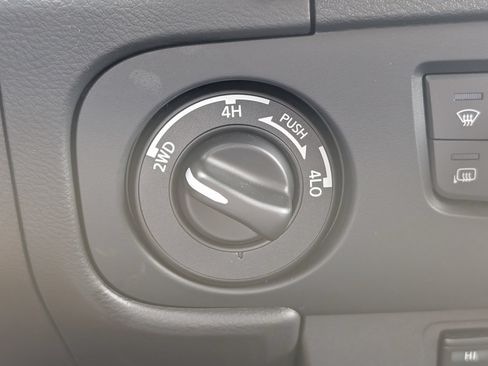 Used 2026 Nissan Frontier PRO-4X w/ Pro-4x Convenience Package AWD/4WD image 18