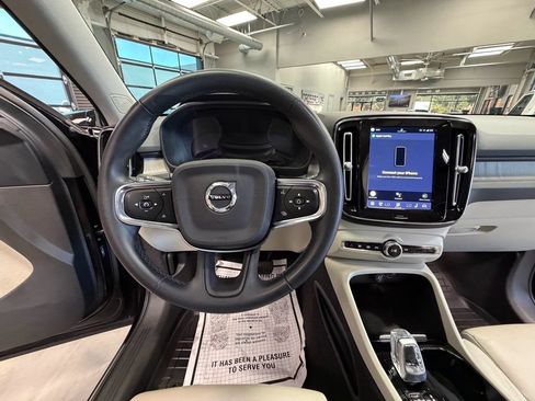 Used 2023 Volvo XC40 B5 Plus w/ Driver Assist Package AWD/4WD image 11